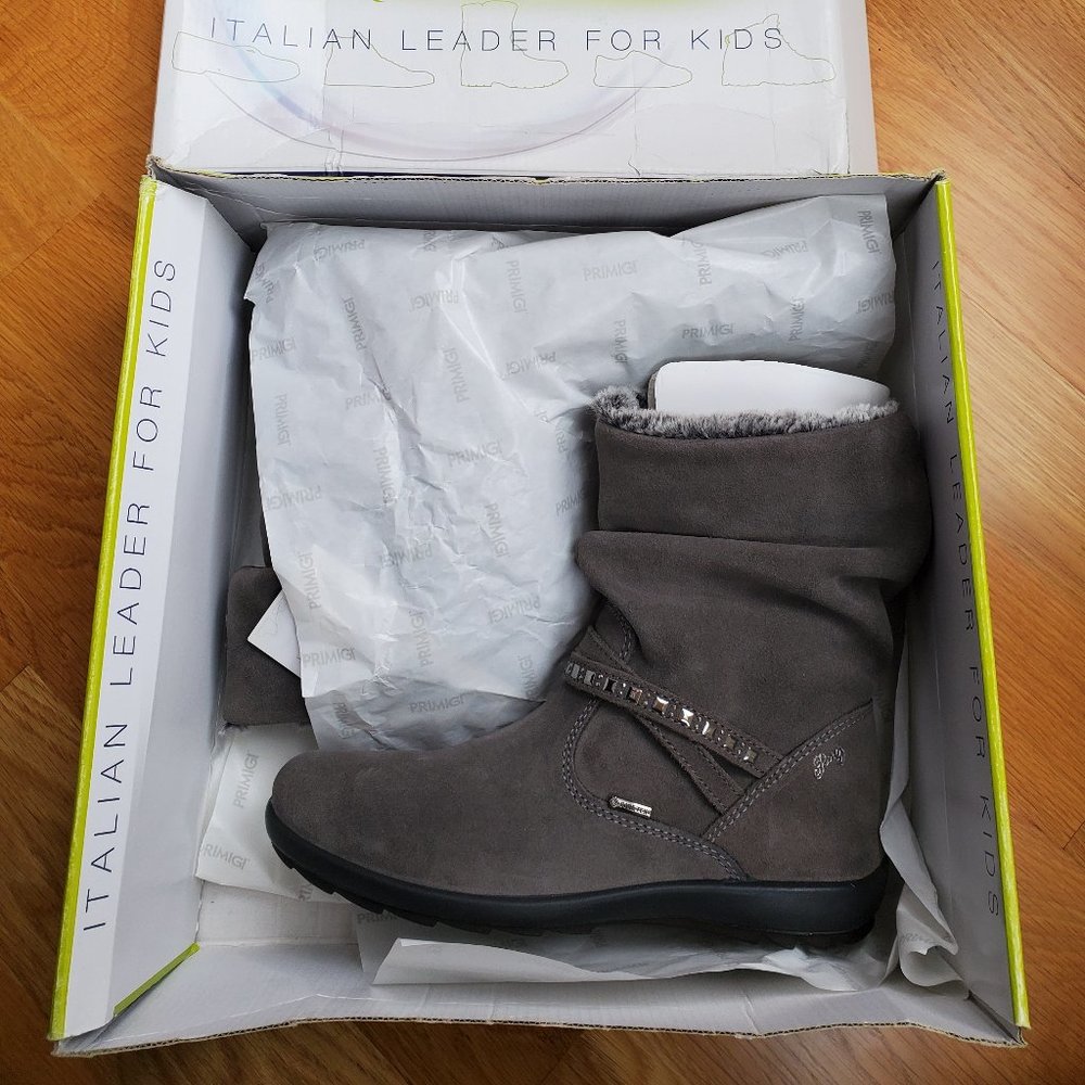 Primigi girls gore-tex boots NEW size 35